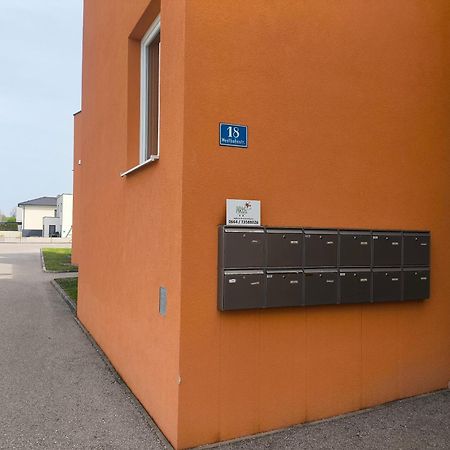 Schlafplatzl Hotel Marchtrenk Eksteriør billede