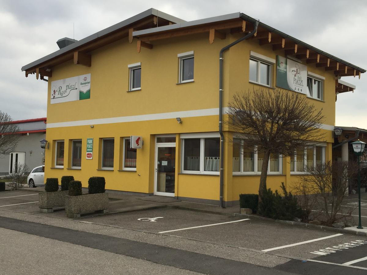 Schlafplatzl Hotel Marchtrenk Eksteriør billede